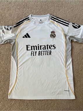 Real Madrid 25/26 Home Jersey Fan Version Size Medium